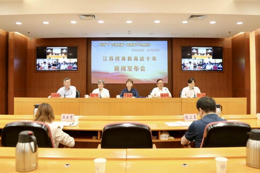http://www.jsou.edu.cn/_upload/article/images/05/cf/058e1f934579a05cf5d743f36972/87429032-407e-4d21-8382-894882aeb3ba.jpg
